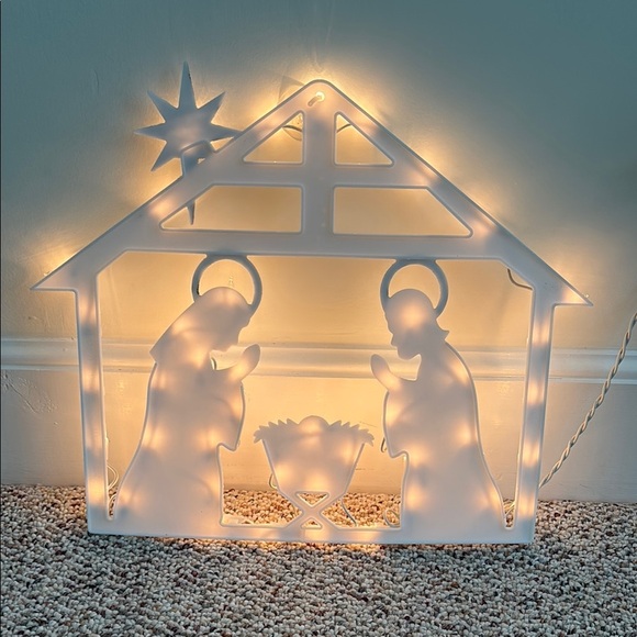 Illuminated White Nativity Scene Decor. 14 x 17 - Picture 1 of 7